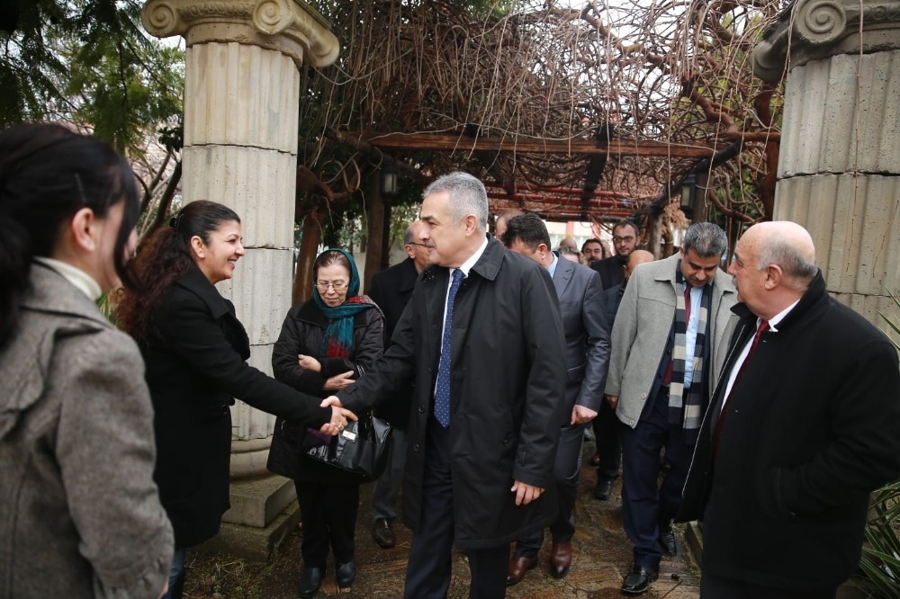 Mustafa Aavaş: İşten atma tehdidiyle oy peşindelermiş