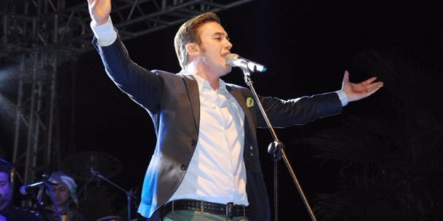 Mustafa Ceceli Eyüplü gençler için geliyor