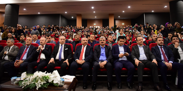 Mustafa Cengiz Sporcu Performans Laboratuvarı Karne Töreni'nde konuştu