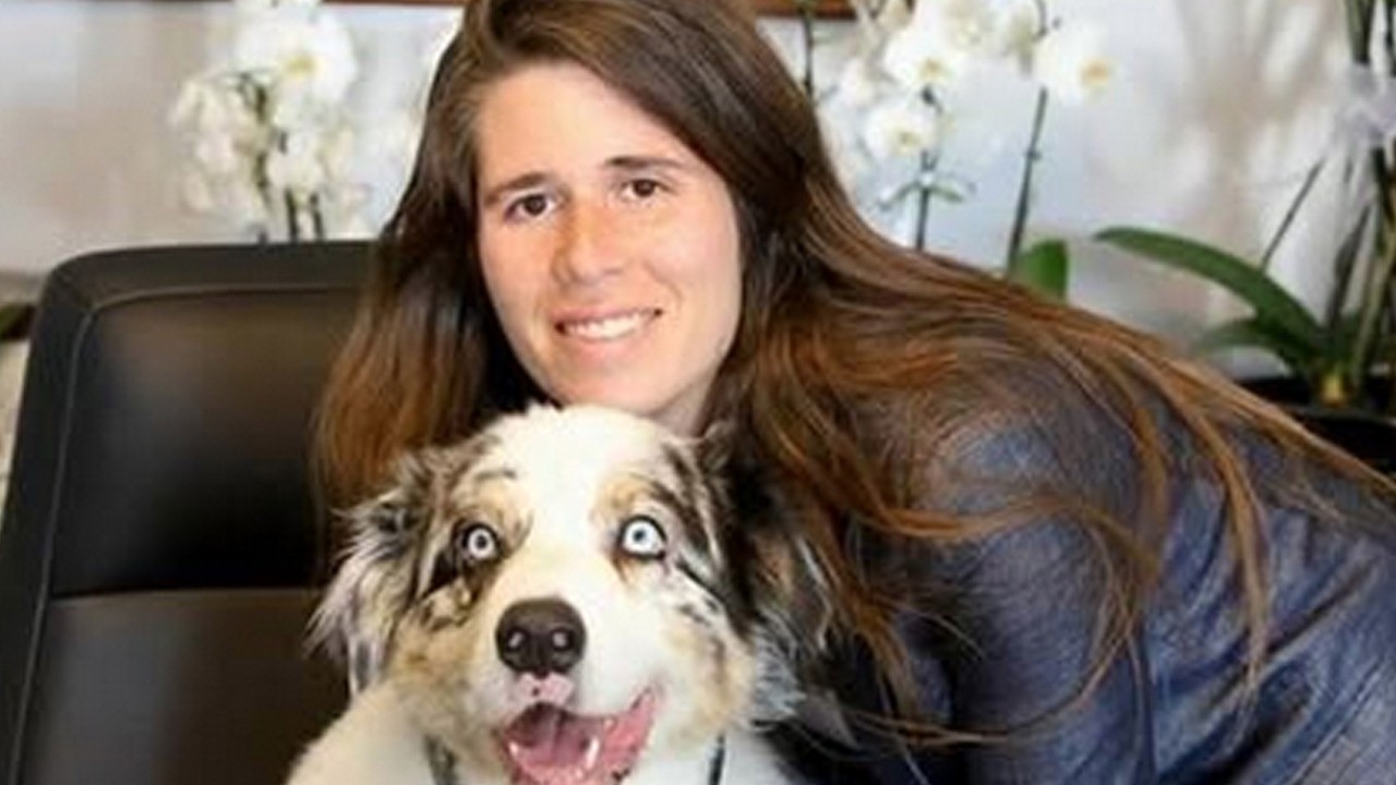 Mustafa Denizli'nin kızı CHP belediyeciliğini öğrendi! Yangından mal kaçırır gibi gizli gizli satıyorlar!