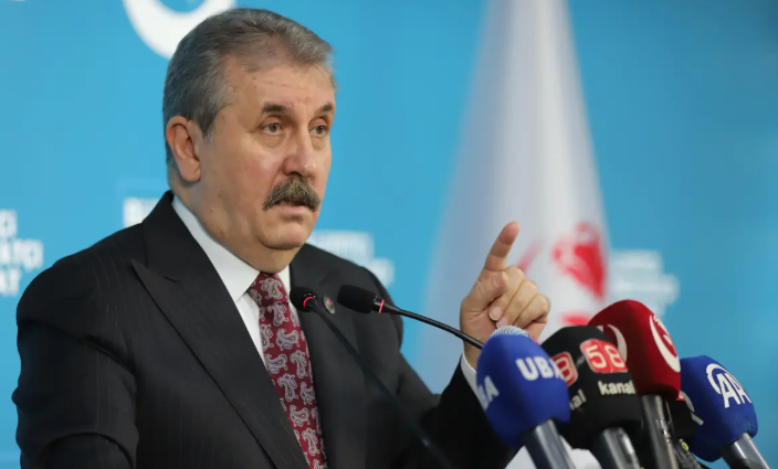 Mustafa Destici maskelerini böyle indirmiş: LGBT değil Alperen ocakları mı siyasi?