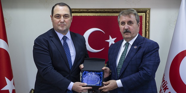 Mustafa Destici CHP'ye seslendi: Şehit polisimizin ailesinden özür dileyecekler mi?