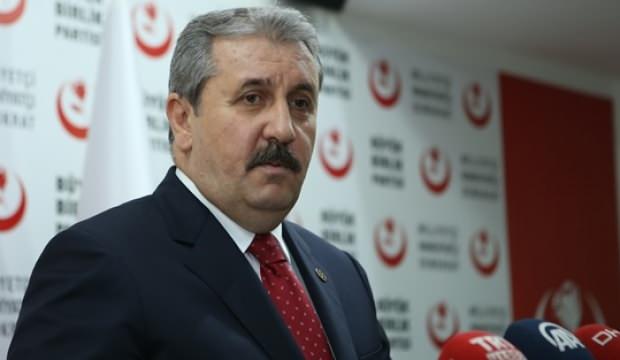 Mustafa Destici: “Milletimiz darbeleri lanetlemiştir”