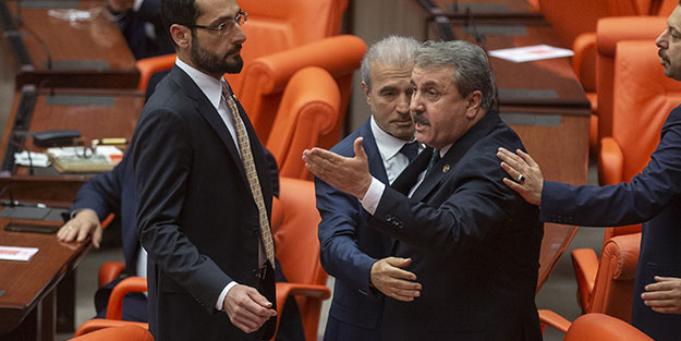 Mustafa Destici TBMM’de yaşananları Akit TV’ye anlattı: Beni Meclis’ten çıkarmak istediler