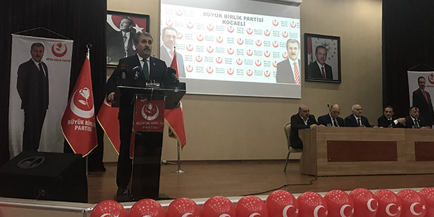 Mustafa Destici’den önemli açıklamalar! ‘Bunlara fırsat vermemek lazım’
