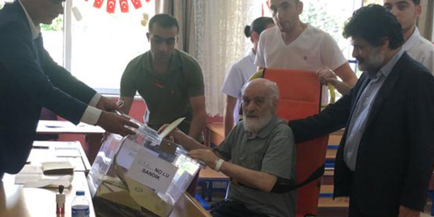 Mustafa Karahasanoğlu taburcu oldu