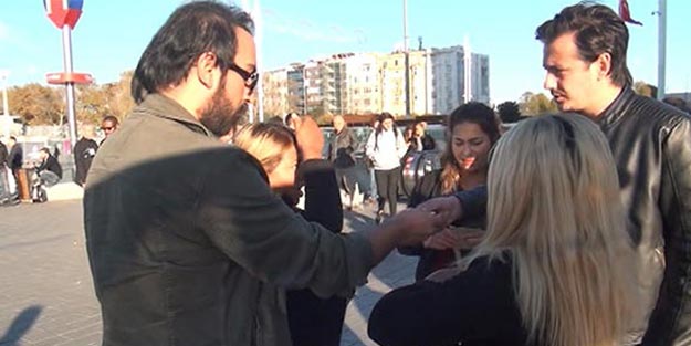 Mustafa Kemal portresi dağıtıp para istiyorlardı... Gözaltına alındılar