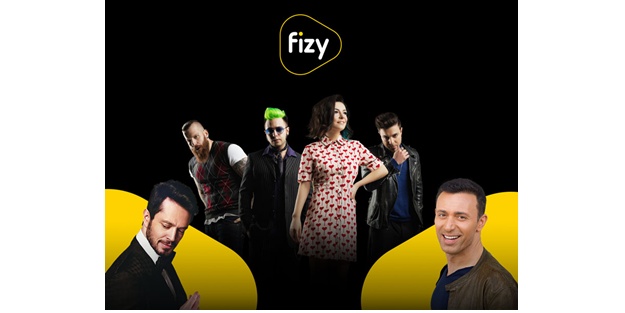 Mustafa Sandal, Murat Boz ve Model fizy’nin dönüşünü kutluyor