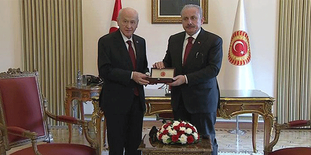 Mustafa Şentop görevini Devlet Bahçeli'ye devretti!