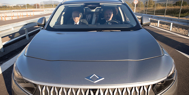 Şentop ve Bahçeli Togg'a bindi