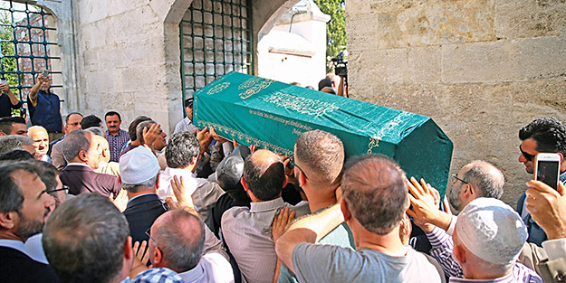 Mustafa Tahhan dualarla uğurlandı