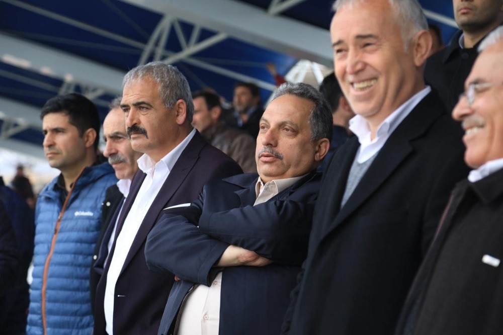 Mustafa Yalçın amatör maç izledi 