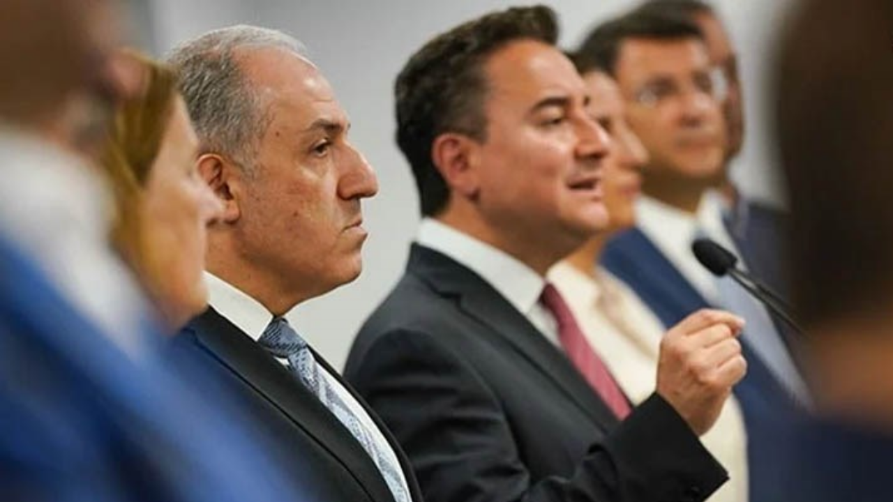 Mustafa Yeneroğlu partiden istifa etmişti! Ali Babacan'dan ilk açıklama geldi