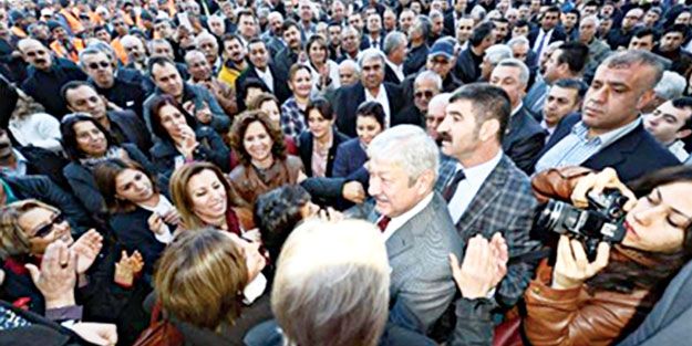 Mustafa Akaydın’a hileli karşılama