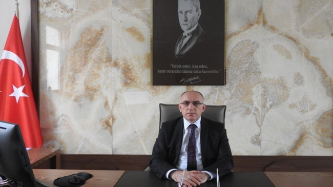 Mustafakemalpaşa Kaymakamı Mehmet Zeki Koçberber emekliye ayrıldı 
