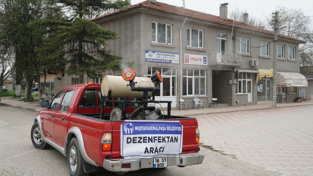 Mustafakemalpaşa’da kırsal mahalleler dezenfekte ediliyor 