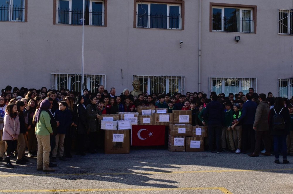 Mustafakemalpaşalı öğrenciler Elazığ’daki kardeşlerini unutmadı 