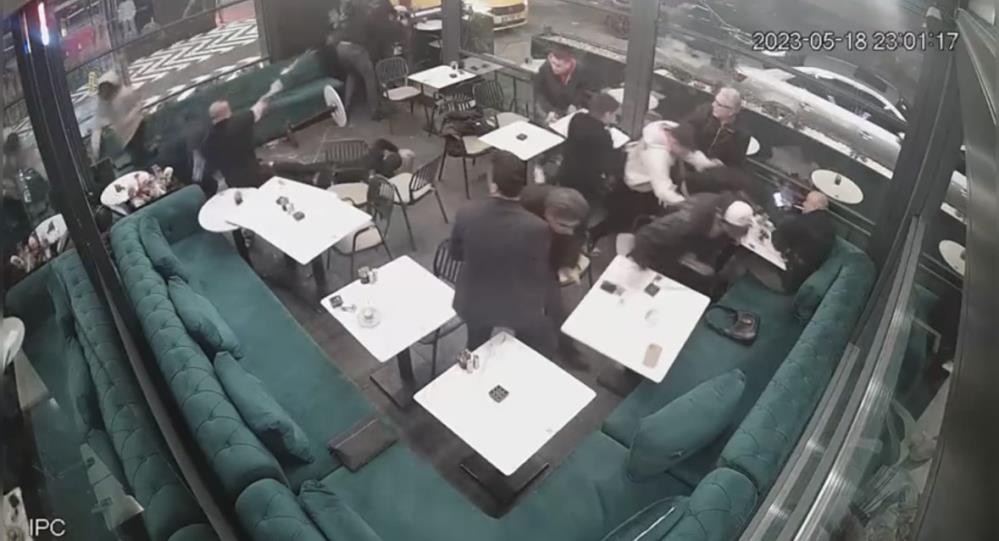 Müşteriler şok oldu! Kafeteryada korkunç olay