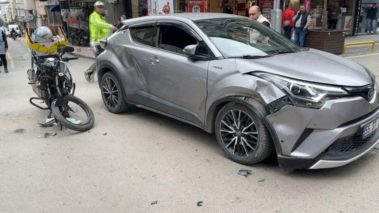 Müşteriye ait araçla kaza yaptı! Ehliyeti olmayan otopark görevlisi şaşırttı