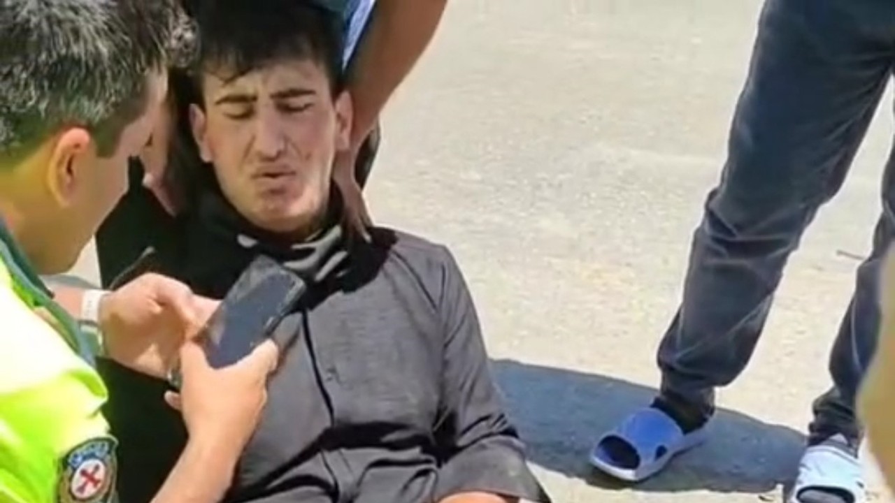 Muş’un Hasköy ilçesinde motosiklet ile hafif ticari araç çarpıştı