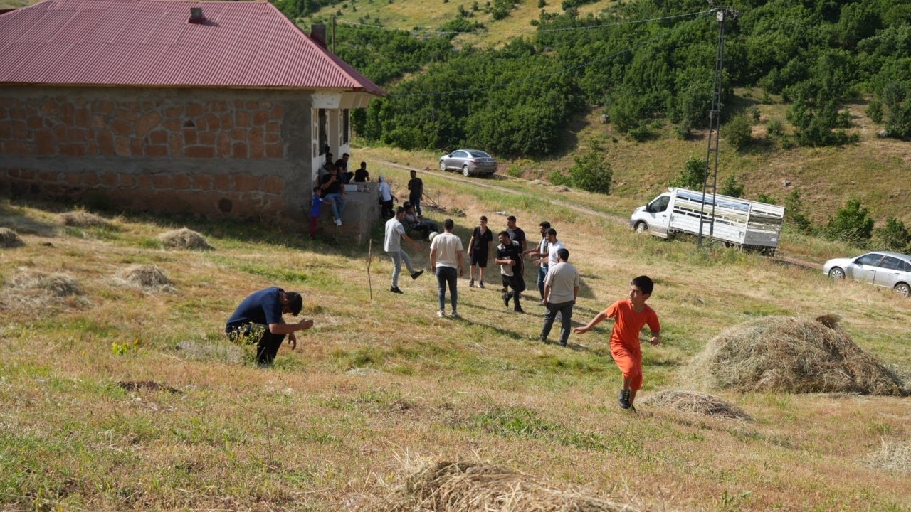 Muş’un Karabey Köyü’nde geleneksel gençlik pikniği coşkuyla gerçekleşti