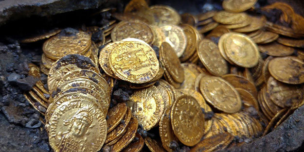 Mutfağa tadilat yaptıracaklardı! Evin altından dev hazine çıktı