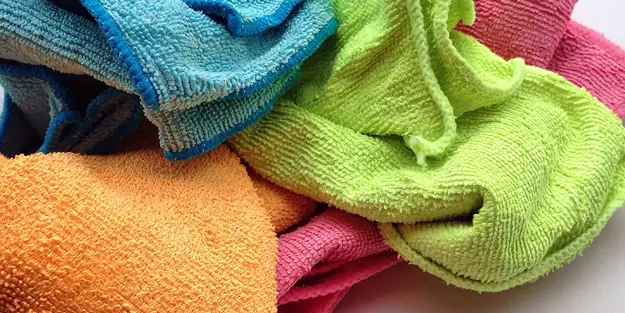 Mutfak bezini böyle temizleyin! İlginç püf nokta: Kirler kolayca çıkıyor...Son hali ile 'yok artık’ dedirtti!