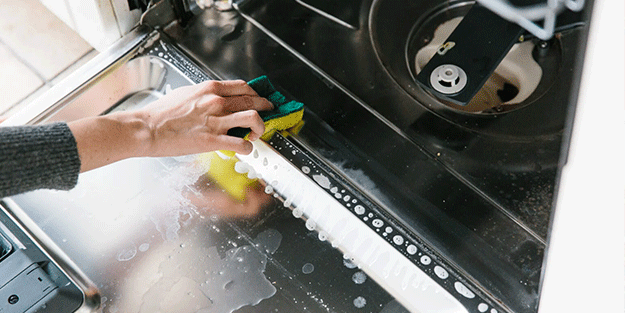 Mutfak eşyalarınızı parlatmanın sırrı! Bunu bilmeyen kalmasın… Duyan şok olacak, bu kadar basit miydi bu diyecek