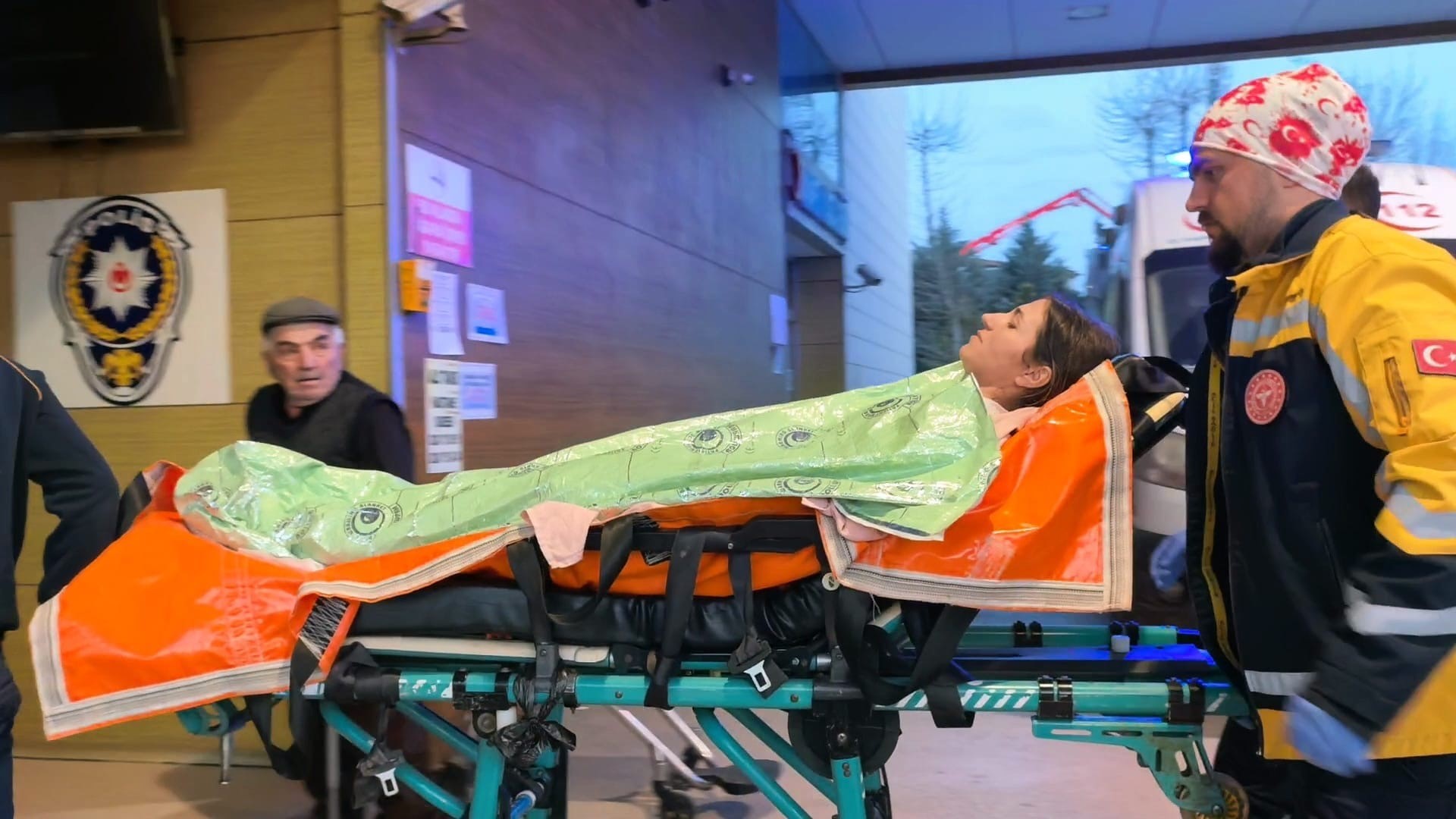 Mutfakta dehşet anları! İnegöl'de düdüklü tencere bomba gibi patladı: Talihsiz kadın hastanelik oldu!