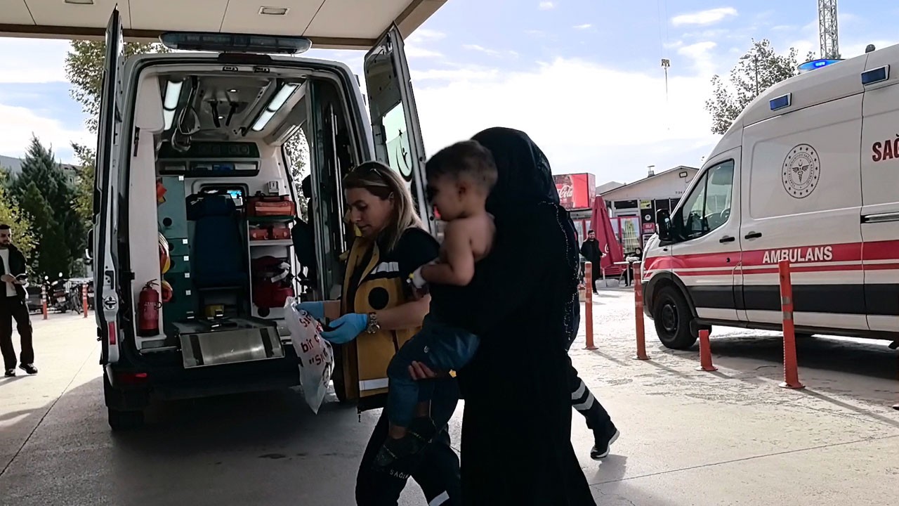 Mutfakta oyun faciaya dönüştü!2 yaşındaki çocuk hastaneye kaldırıldı