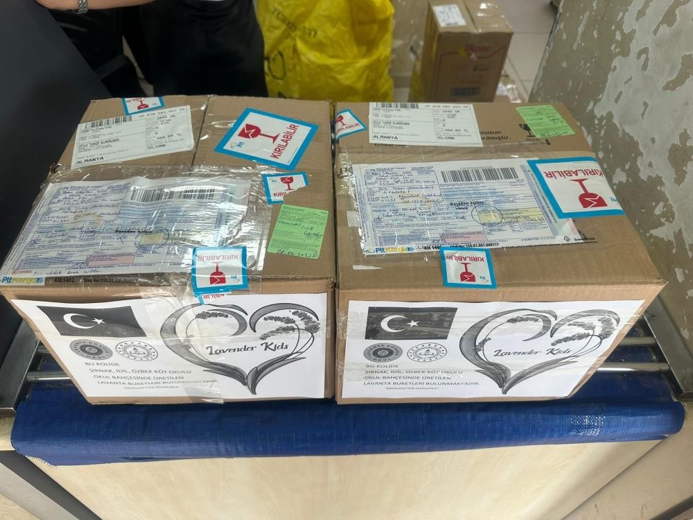 Müthiş başarı! Bir yanda köy okulu diğer yanda Almanya