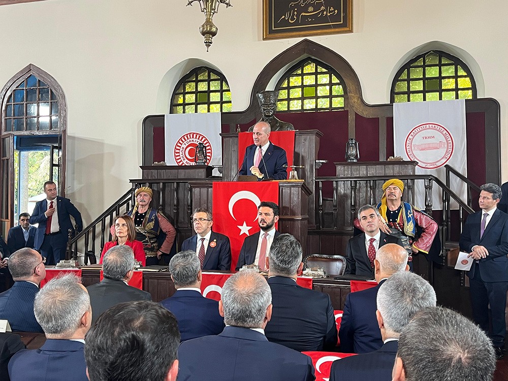 “Mutlaka milletimizin öncülüğünde yeni bir dünya kurulacak”