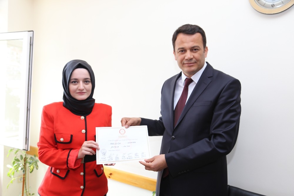 Mutlu Ulutaş mazbatasını aldı 