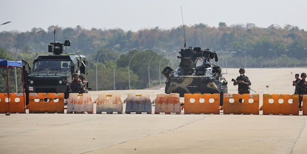 Myanmar için çarpıcı ifadeler: Halk, darbeci orduya karşı silahlanıyor
