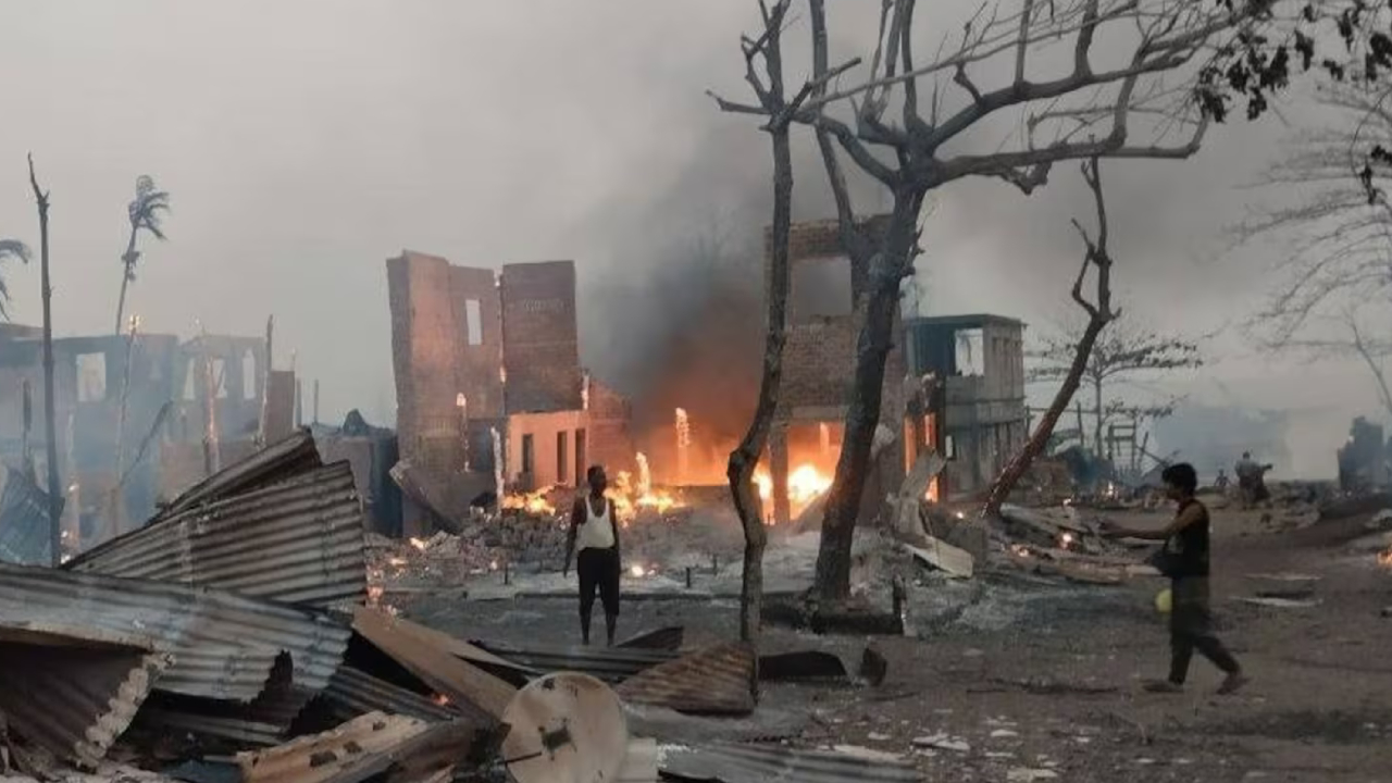 Myanmar ordusu Arakanlı Müslümanlara hava saldırısı düzenledi: 41 ölü, 52 yaralı!