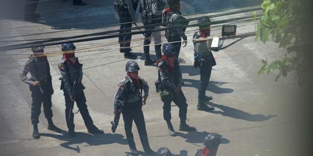 Myanmar'da ABD'li gazeteci gözaltına alındı