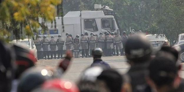 Myanmar'da askeri cunta, 4 kişiyi idam etti