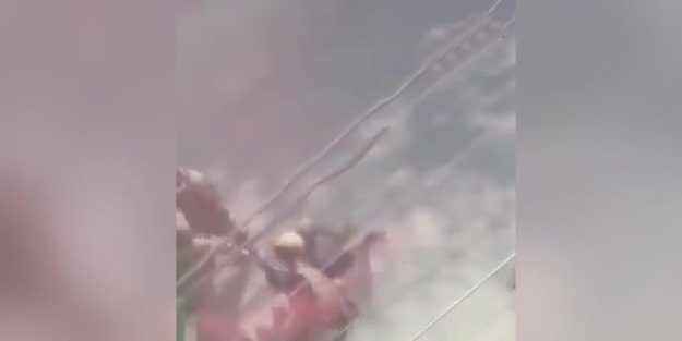 Myanmar'da güvenlik güçleri, protestocuyu böyle sürükledi