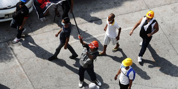 Myanmar’daki darbe karşıtı gösteride kan aktı