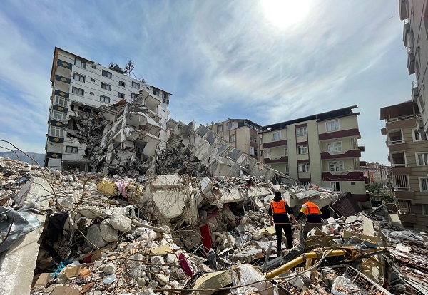 Naci Görür'den açıklama geldi! Adana'da evlere girmek tehlikeli mi?