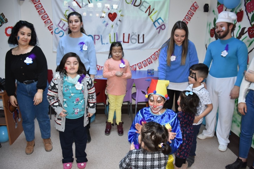Nadir hastalıklı özel çocuklara tedavi sonrası moral eğlencesi 