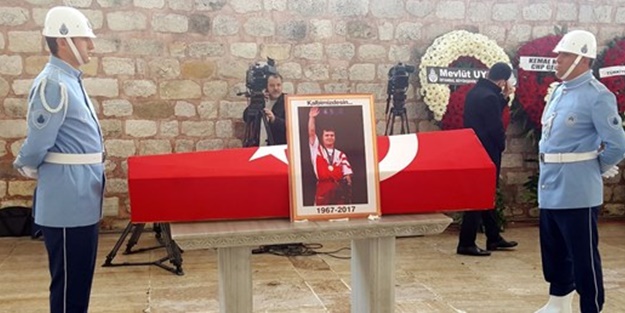 Naim Süleymanoğlu son yolculuğuna uğurlandı