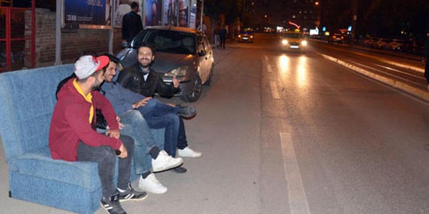 Nakliyecilerin gece tarifesi öğrencilere bunu yaptırdı!