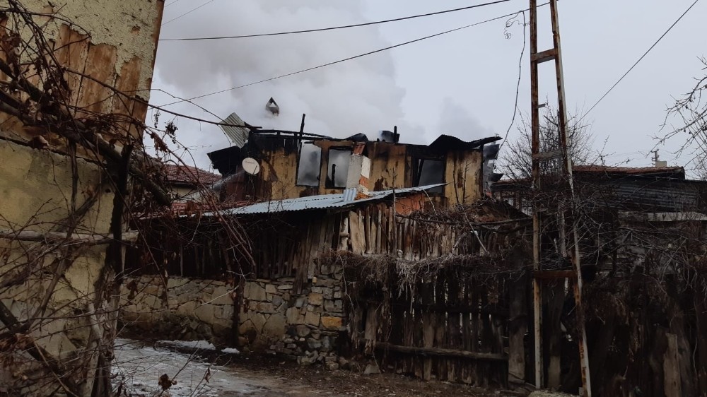 Nallıhan’da korkutan yangın 