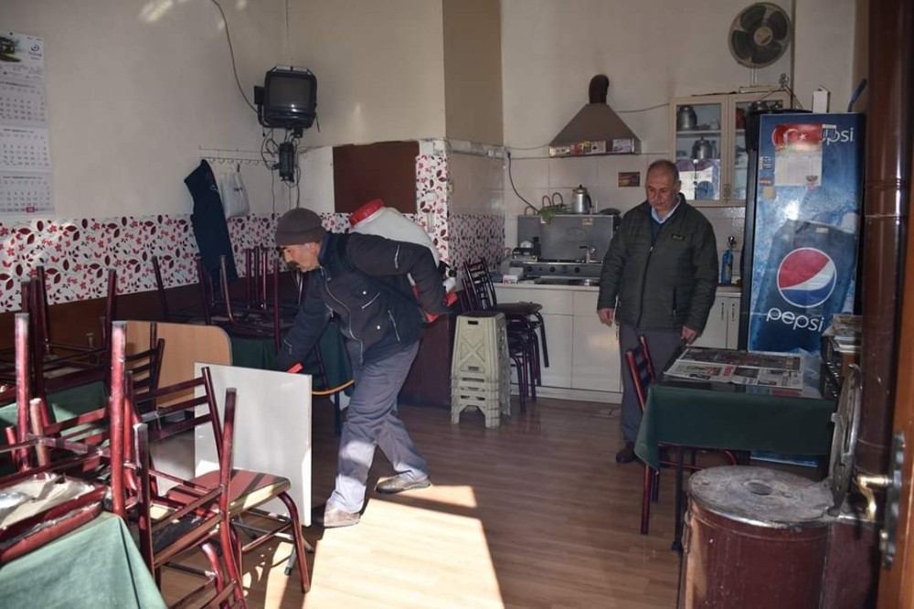 Nallıhan’da korona virüs tedbirleri kapsamında ilaçlama ve dezenfekte çalışmaları 