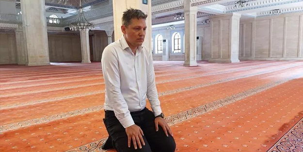 Namaz kıldığı için kovulmuştu! Mahkemeden emsal karar