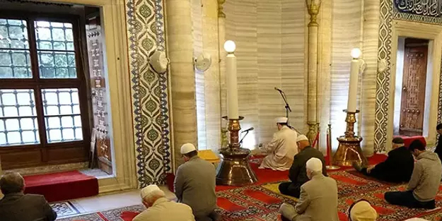 Namaz sureleri: Beş vakit namazda okunan dualar ve sureler nelerdir? Sırayla bütün namaz sureleri ve duaları