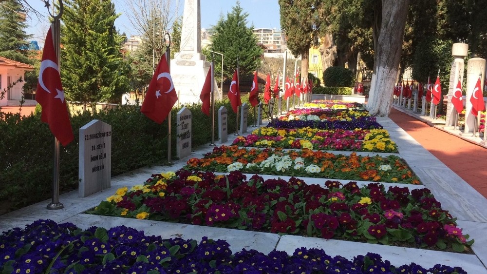 Namazgah Şehitliği 18 Mart’a hazırlandı 
