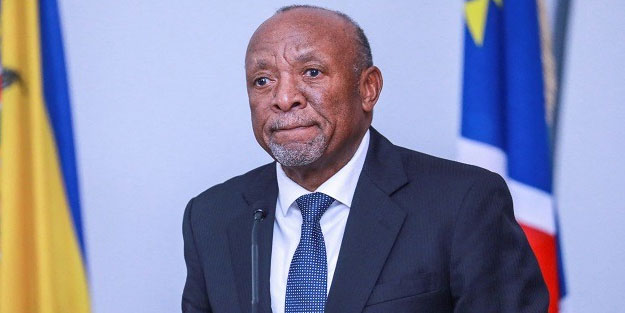 Namibya'da geçici cumhurbaşkanı yemin etti