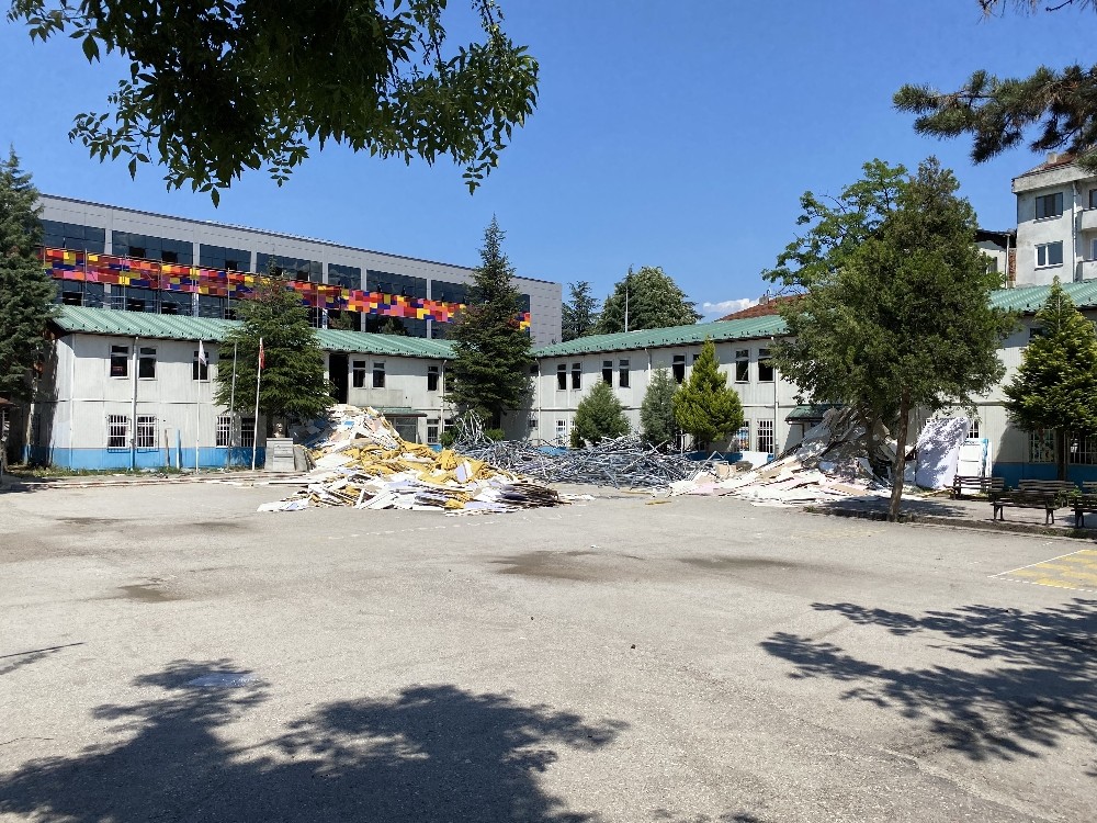 Namık Kemal İlkokulu yıkılıyor 